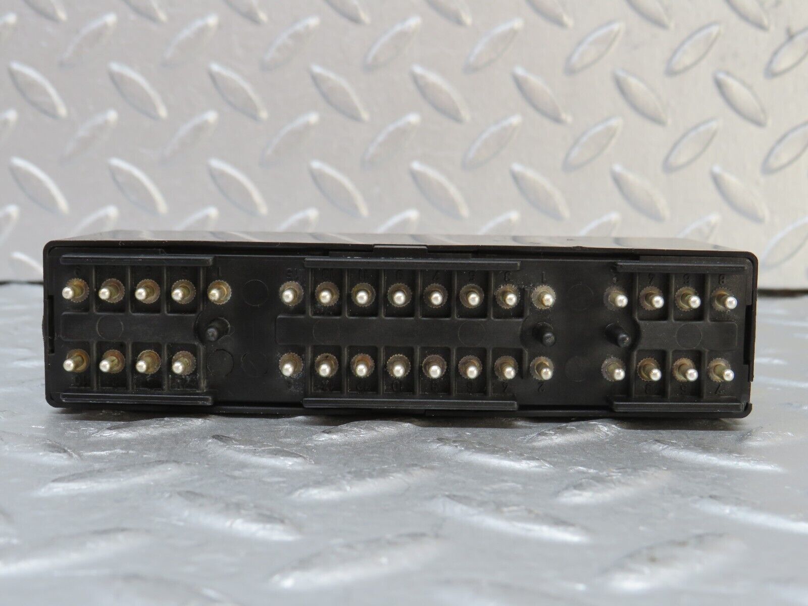 36021 Mercedes-Benz W126 420SE Headlight Control Unit Relay 1265420332