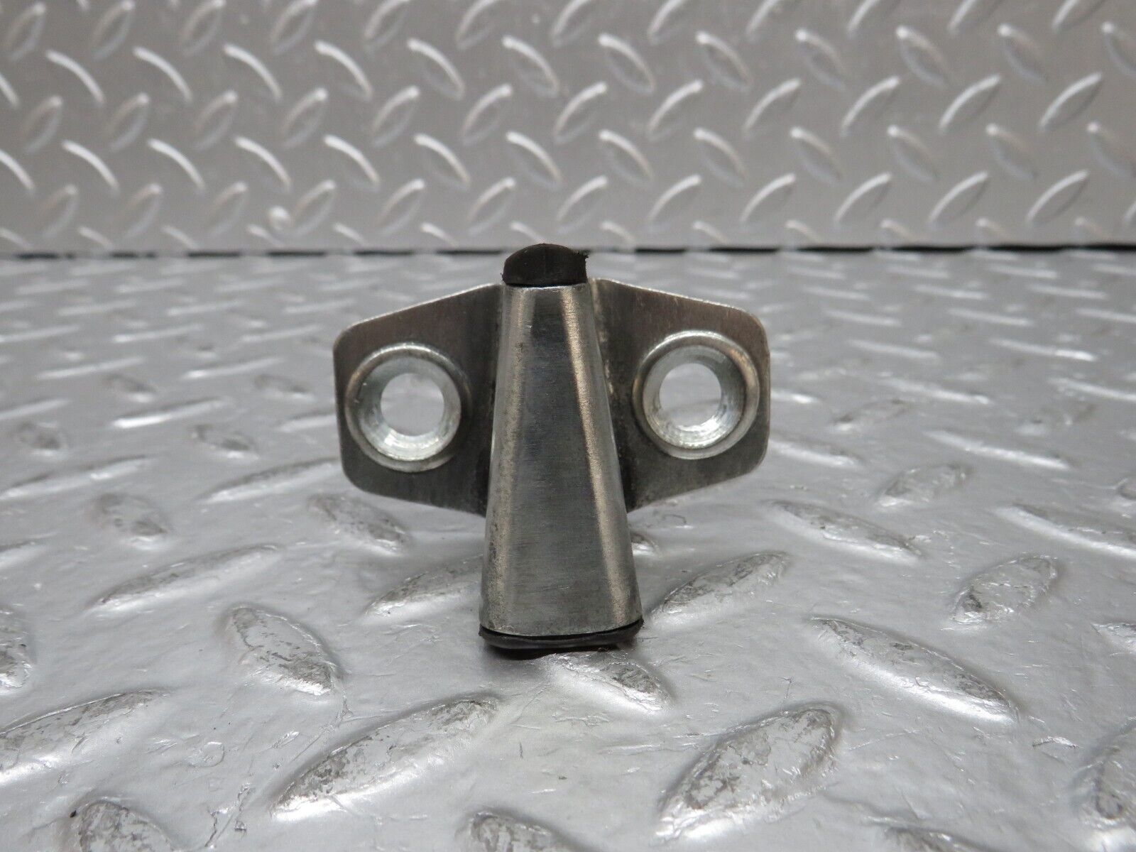 31775 Mercedes-Benz W201 190LE 1.8L Door Lock Latch