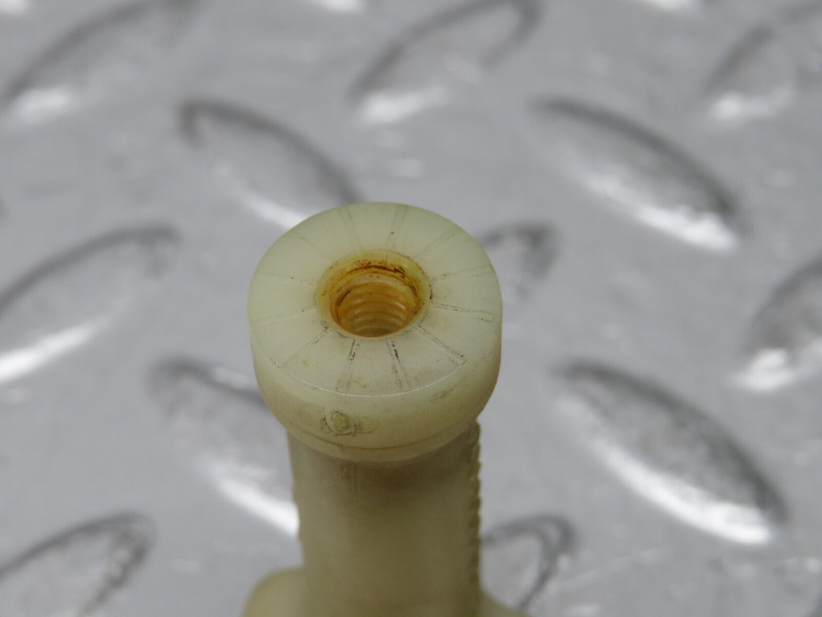 30376 Mercedes-Benz W124 230E Windscreen Washer Reservoir Holder 2018690028