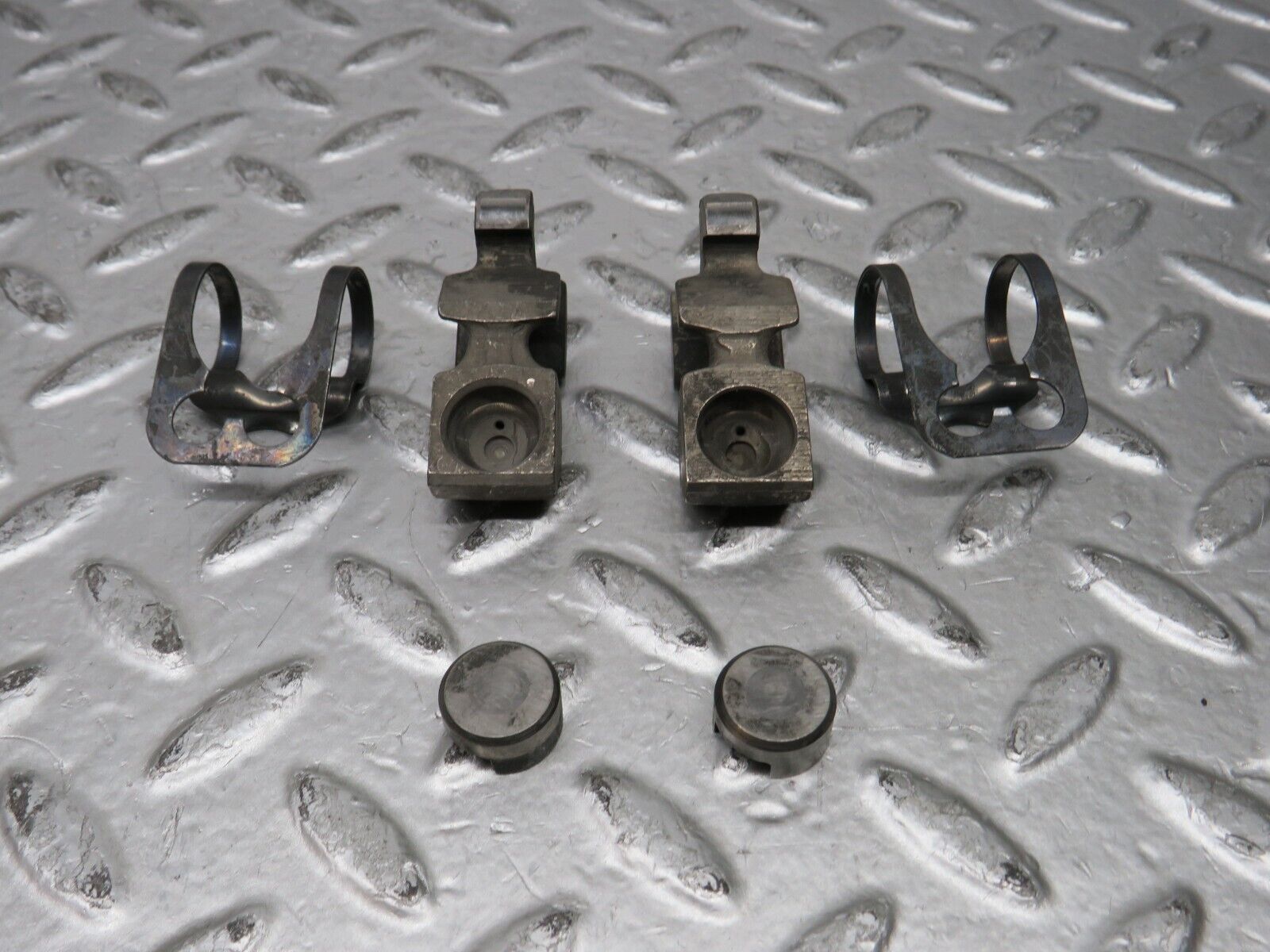 28188 Mercedes-Benz W123 280E Valve Rocker Arm With Tappet & Retaining Spring