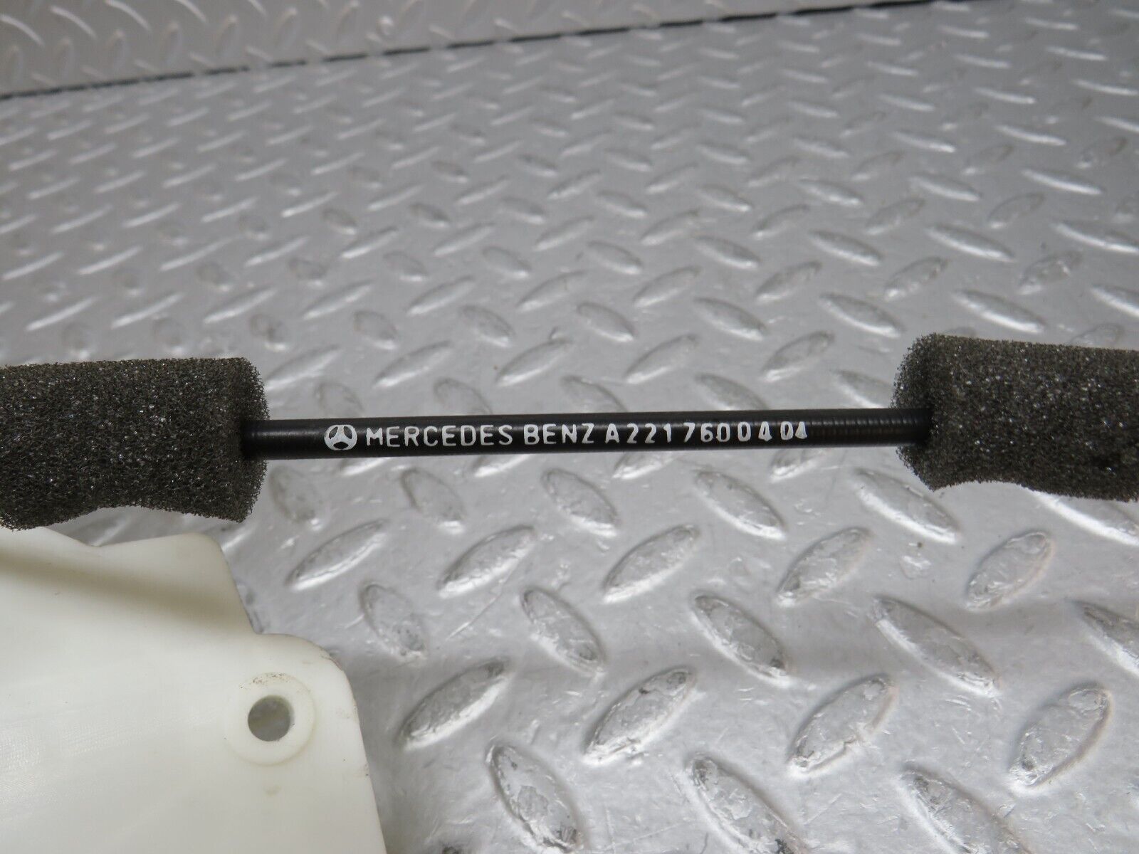 35234 Mercedes-Benz W221 Front Left Door Lock Mechanism 2217202735