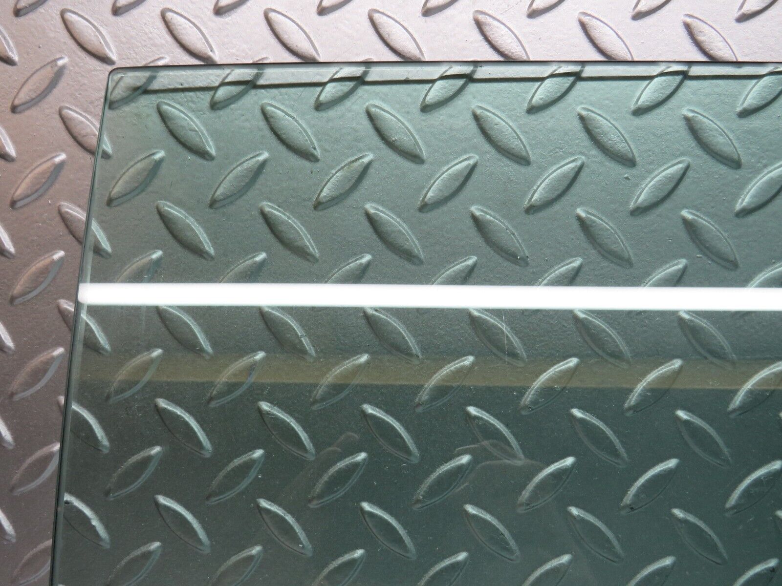 37874 Mercedes-Benz A124 320E Cabriolet Front Right Door Window Glass