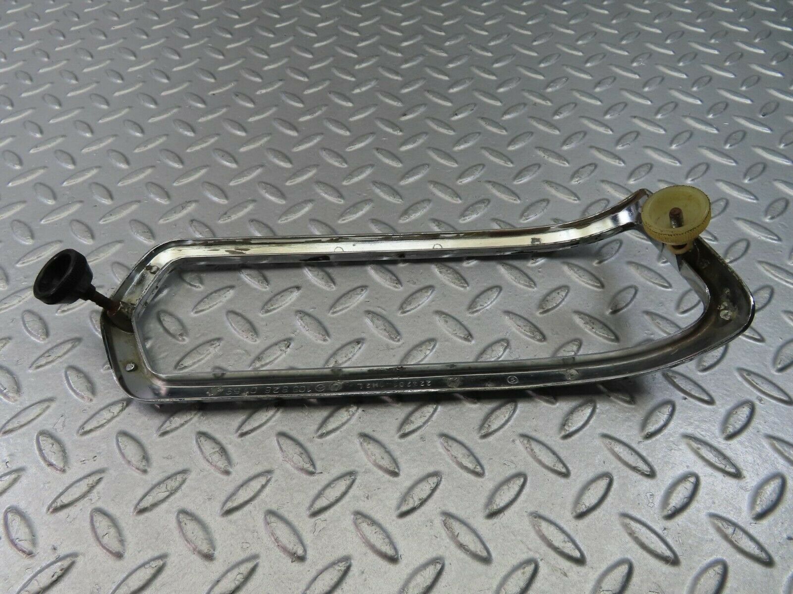 9014 Mercedes-Benz W108 Tail Light Chrome Frame Left 1088260159