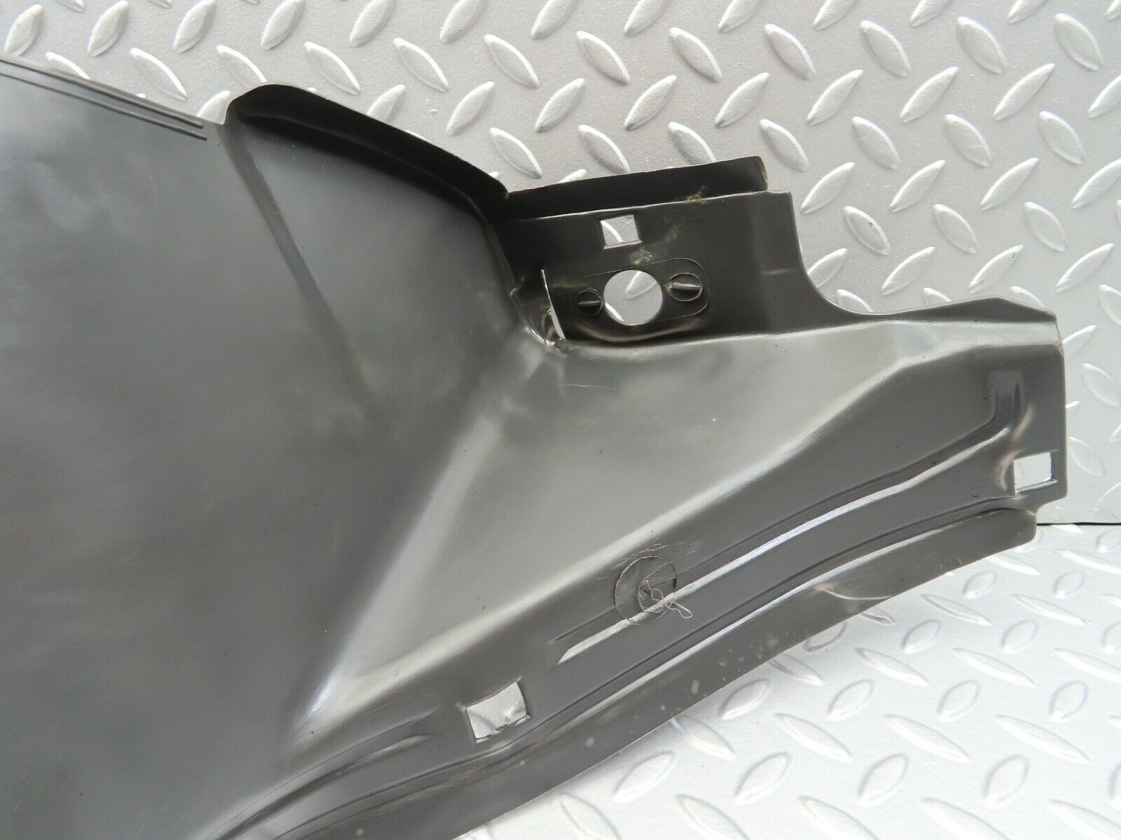 6783 Mercedes-Benz S124 E220 Wagon Mudguard Panelling Front Right 1248840835