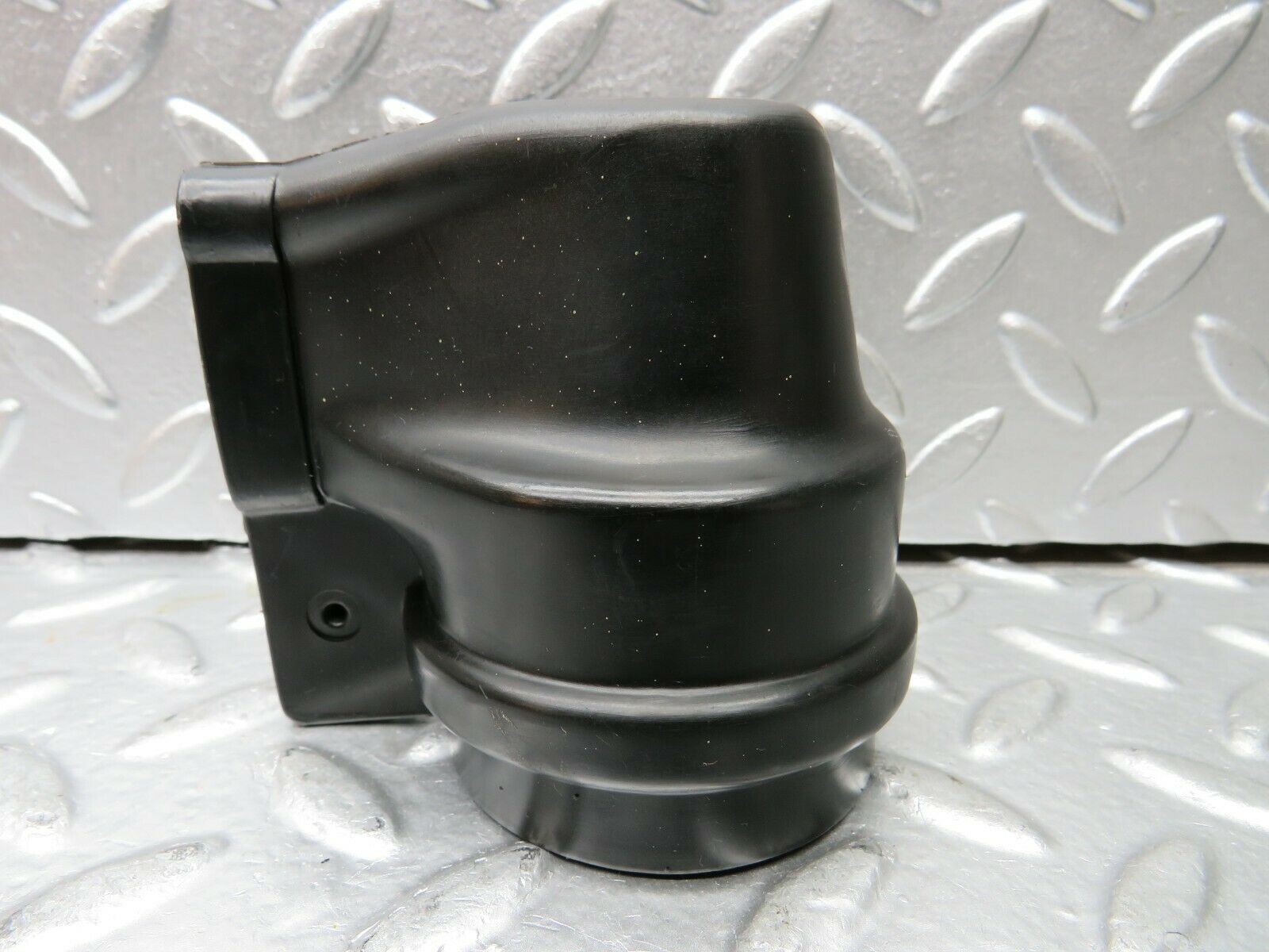 22913 Mercedes-Benz C107 450SLC Coupe Ignition Coil Protective Cap 0001581785