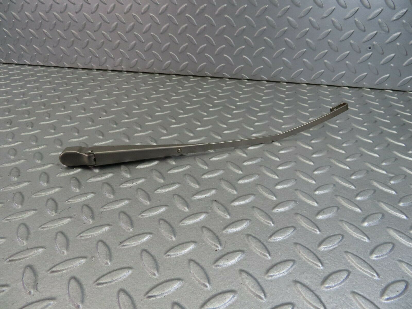 7907 Mercedes-Benz W115 220D Wiper Arm Left Side