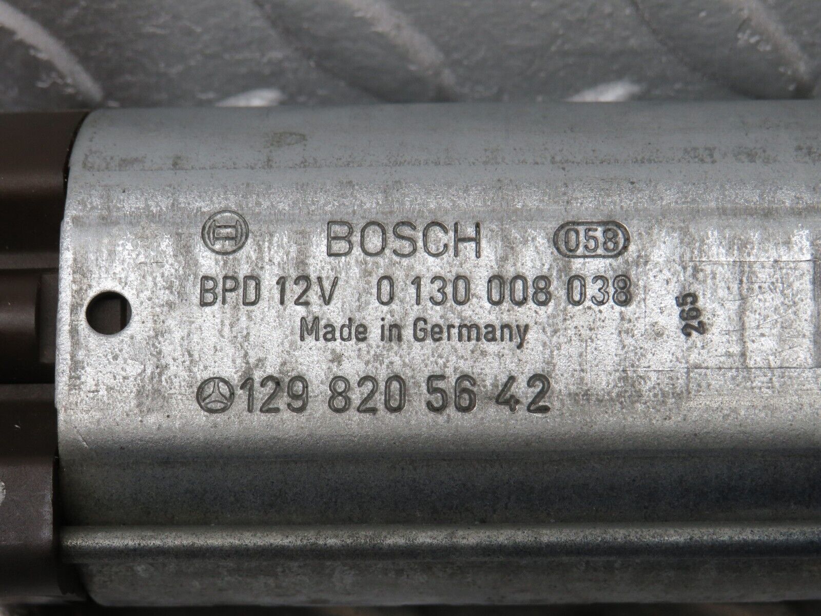 36822 Mercedes-Benz R129 300SL-24 Front Right Seat Adjustment Motor Bosch 1298205642 0130008038