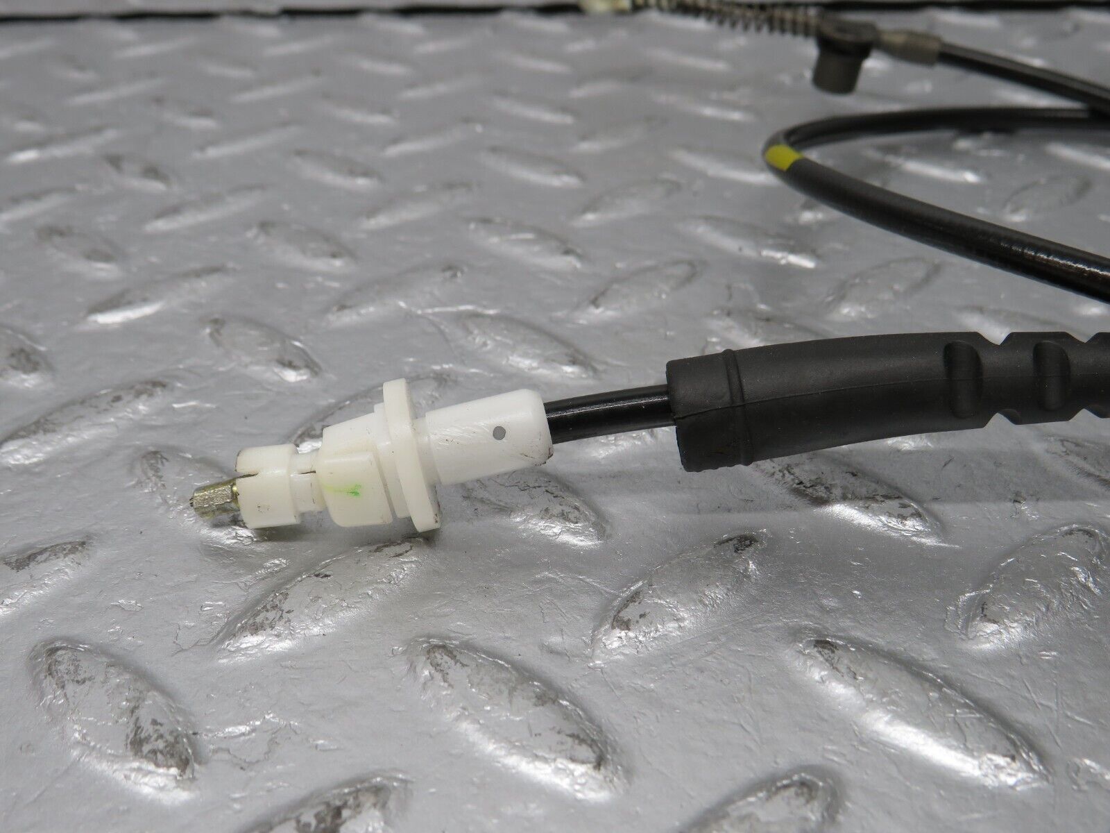 39711 Mercedes-Benz R129 320SL Coupe Gearbox Cable 1292600651