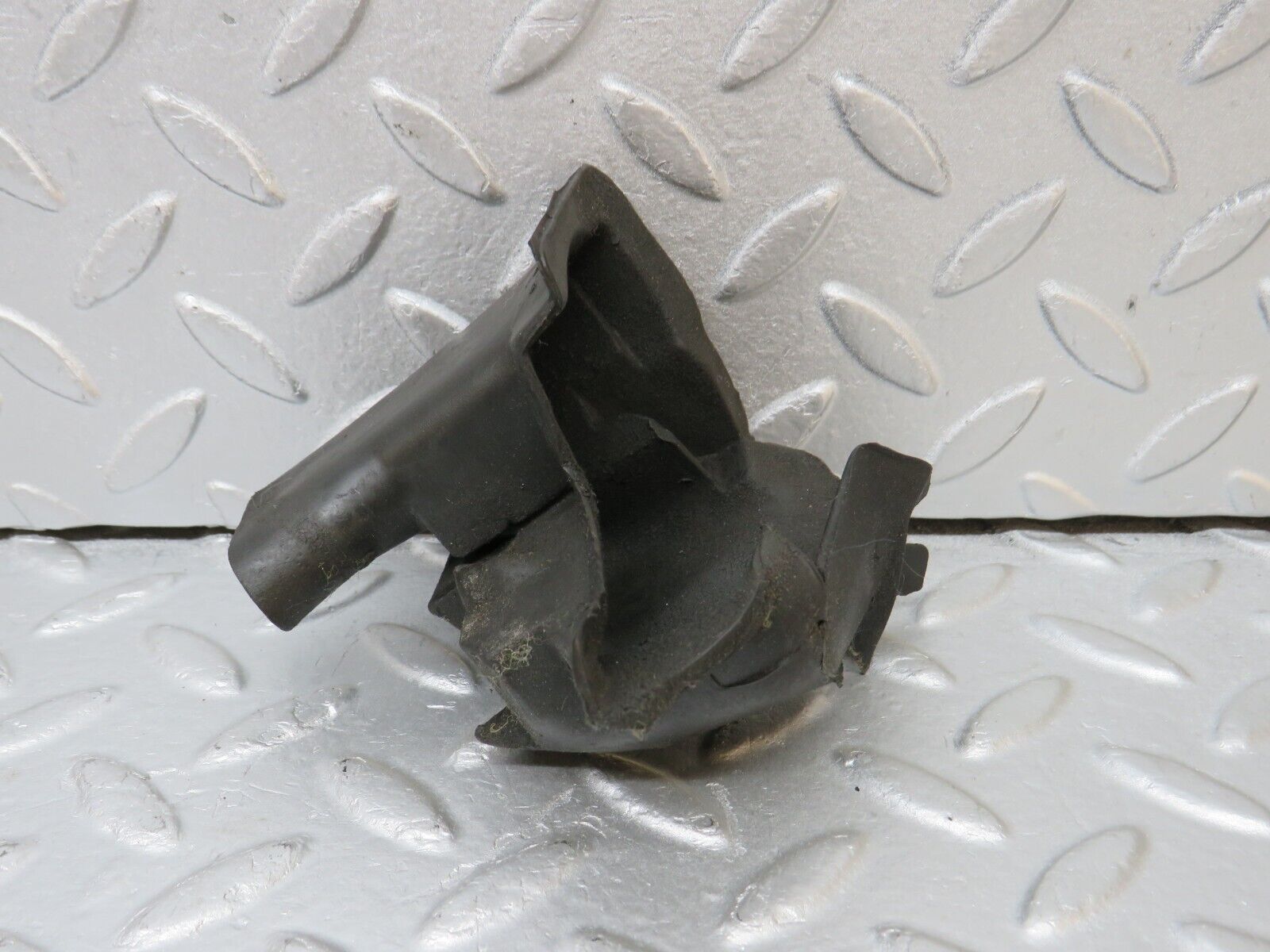 39013 Mercedes-Benz W201 190E 2.6L Water Drain Rubber Left Side 2016280169