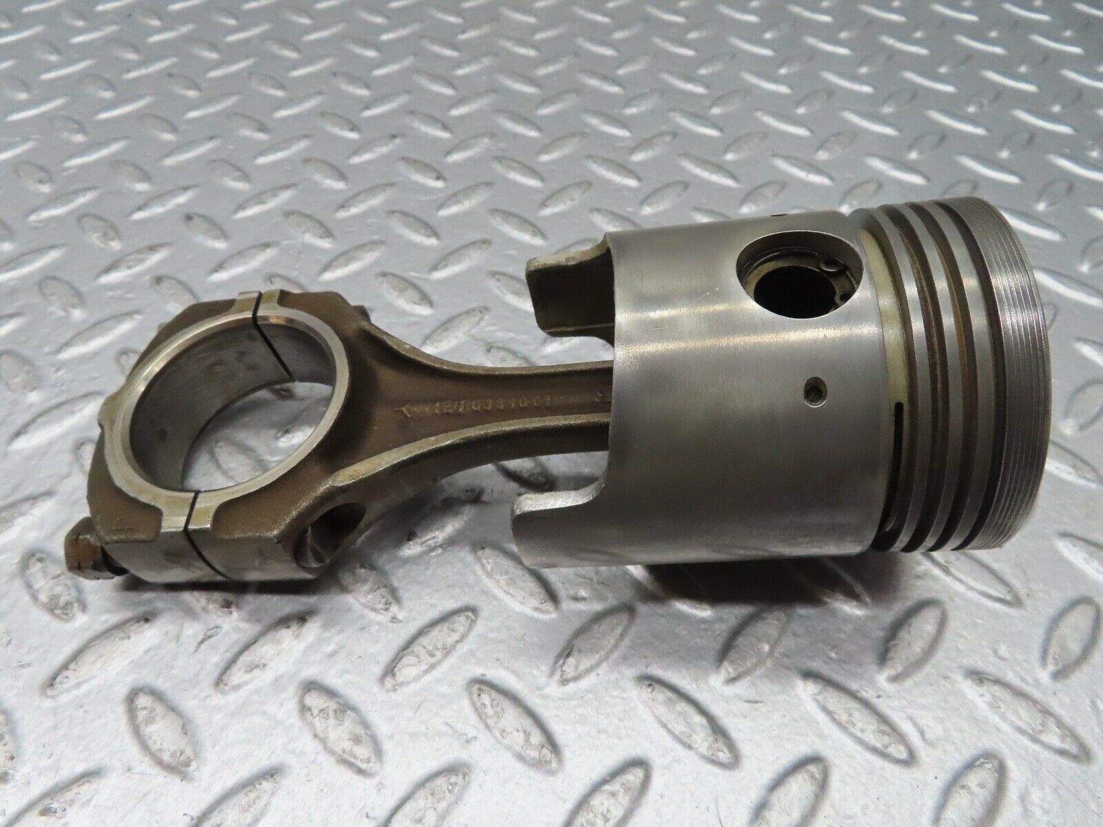 18463 Mercedes-Benz W111 220SE Coupe Piston With Connecting Rod 80.720 mm