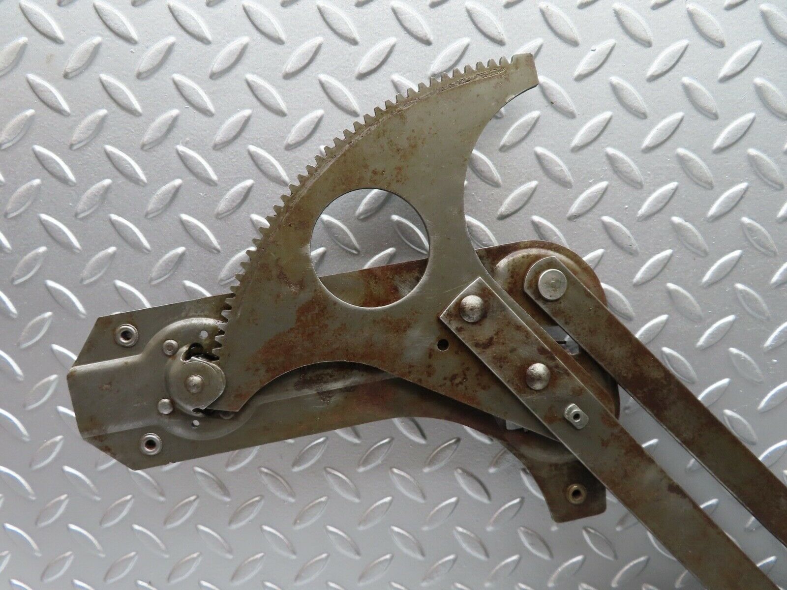 20333 Mercedes-Benz W114 280CE Coupe Front Left Manual Window Regulator