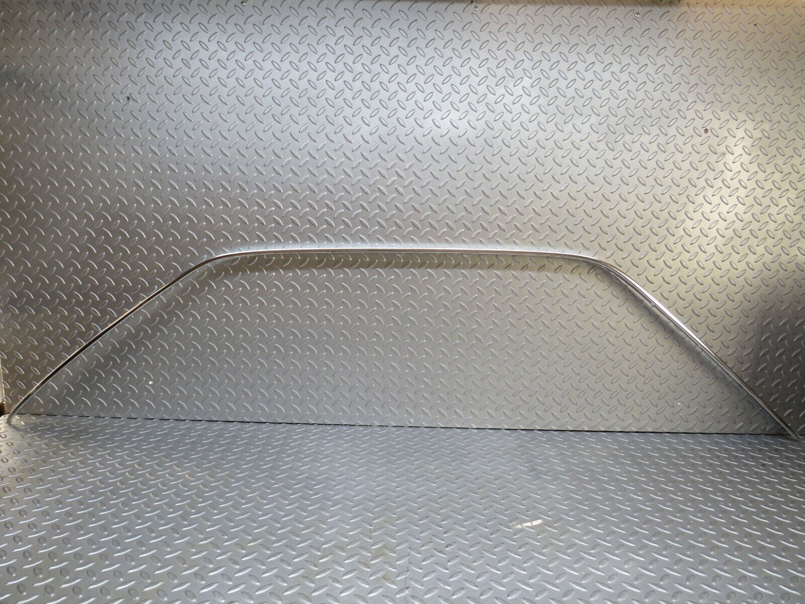 37028 Mercedes-Benz C126 420SEC Coupe Roof Chrome Trim Right Side