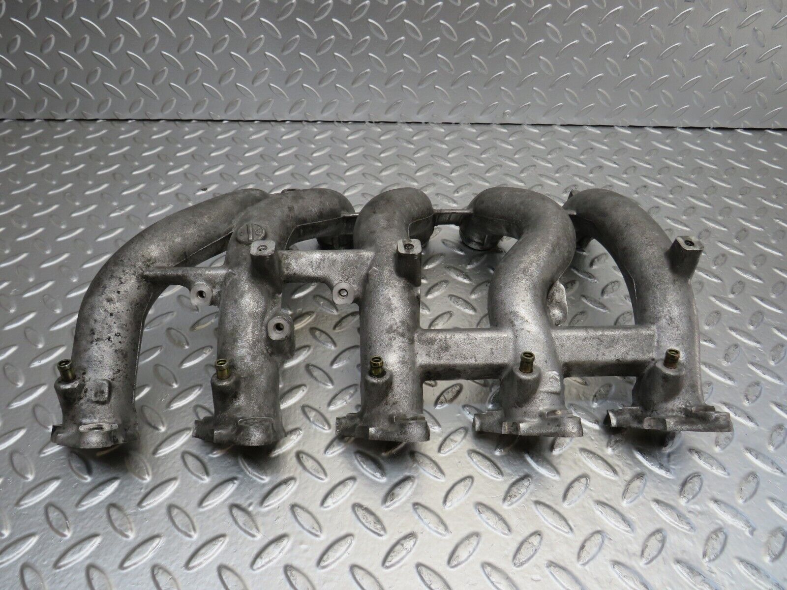 25388 Mercedes-Benz W201 190D Air Intake Manifold 6021410201