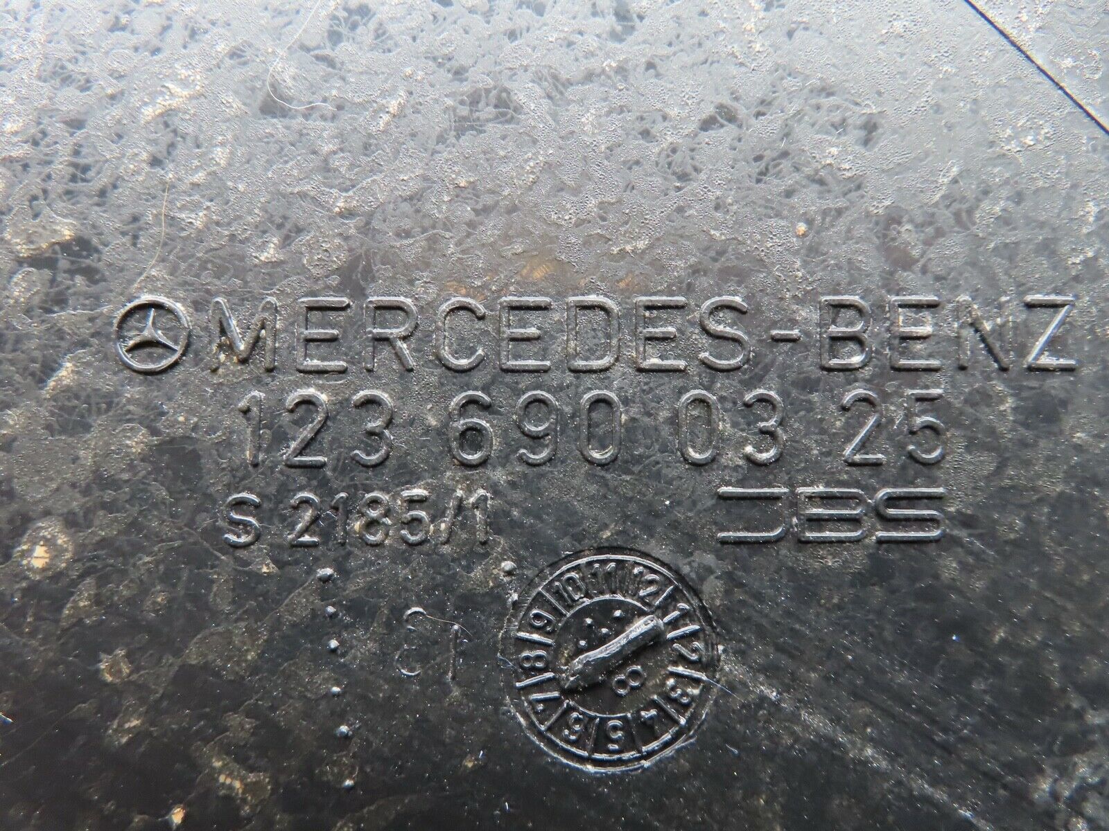 21049 Mercedes-Benz W123 230E C Pillar Cover Left Side Beige 1236900325