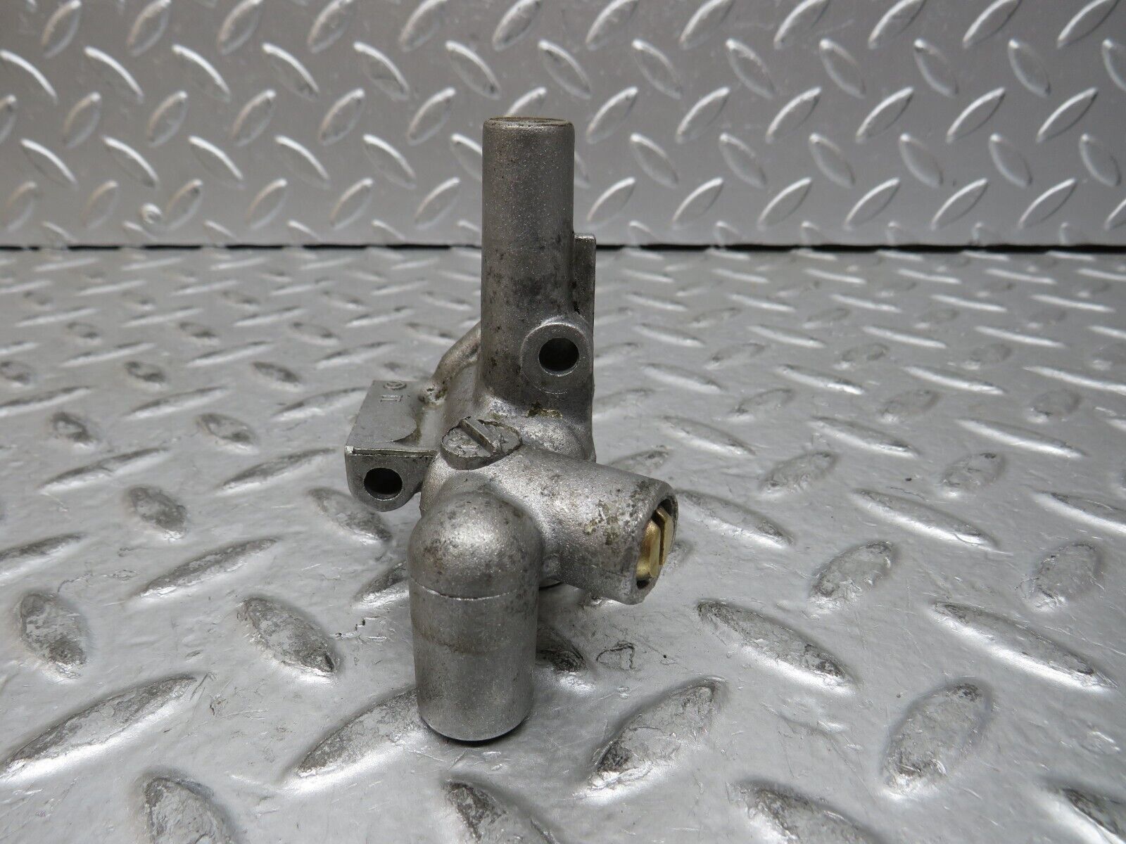 28820 Mercedes-Benz W123 230E Idle Control Valve 1020941212