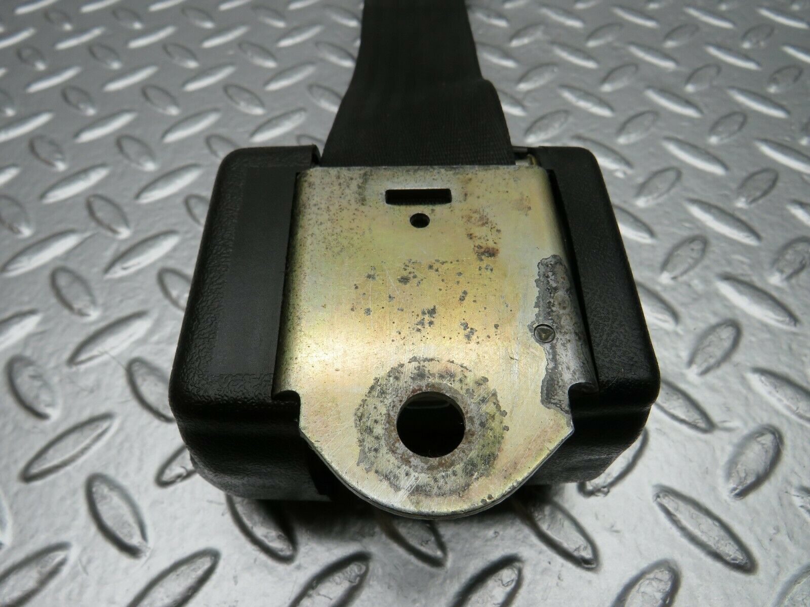 24059 Mercedes-Benz W123 280E Rear Seat Belt 1268608985