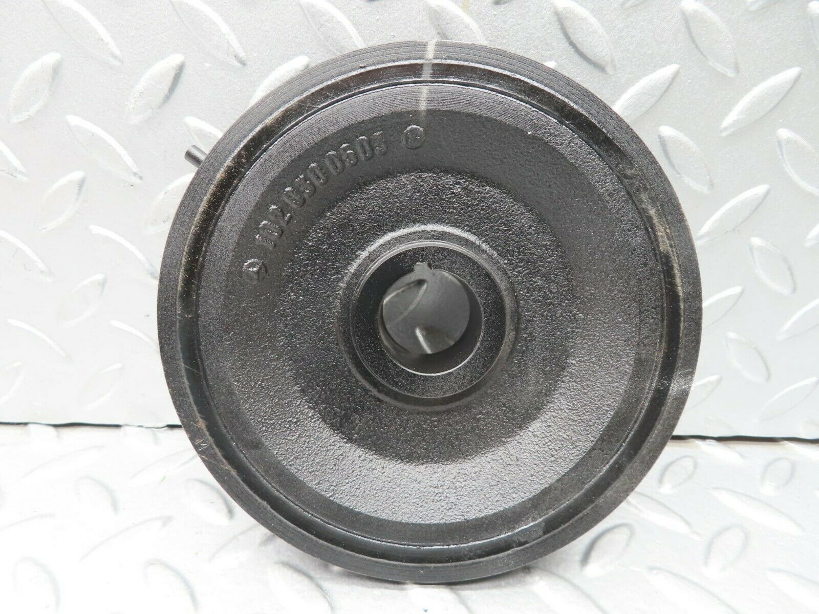 15267 Mercedes-Benz W123 230E Crankshaft Vibration Damper Pulley 1020300503