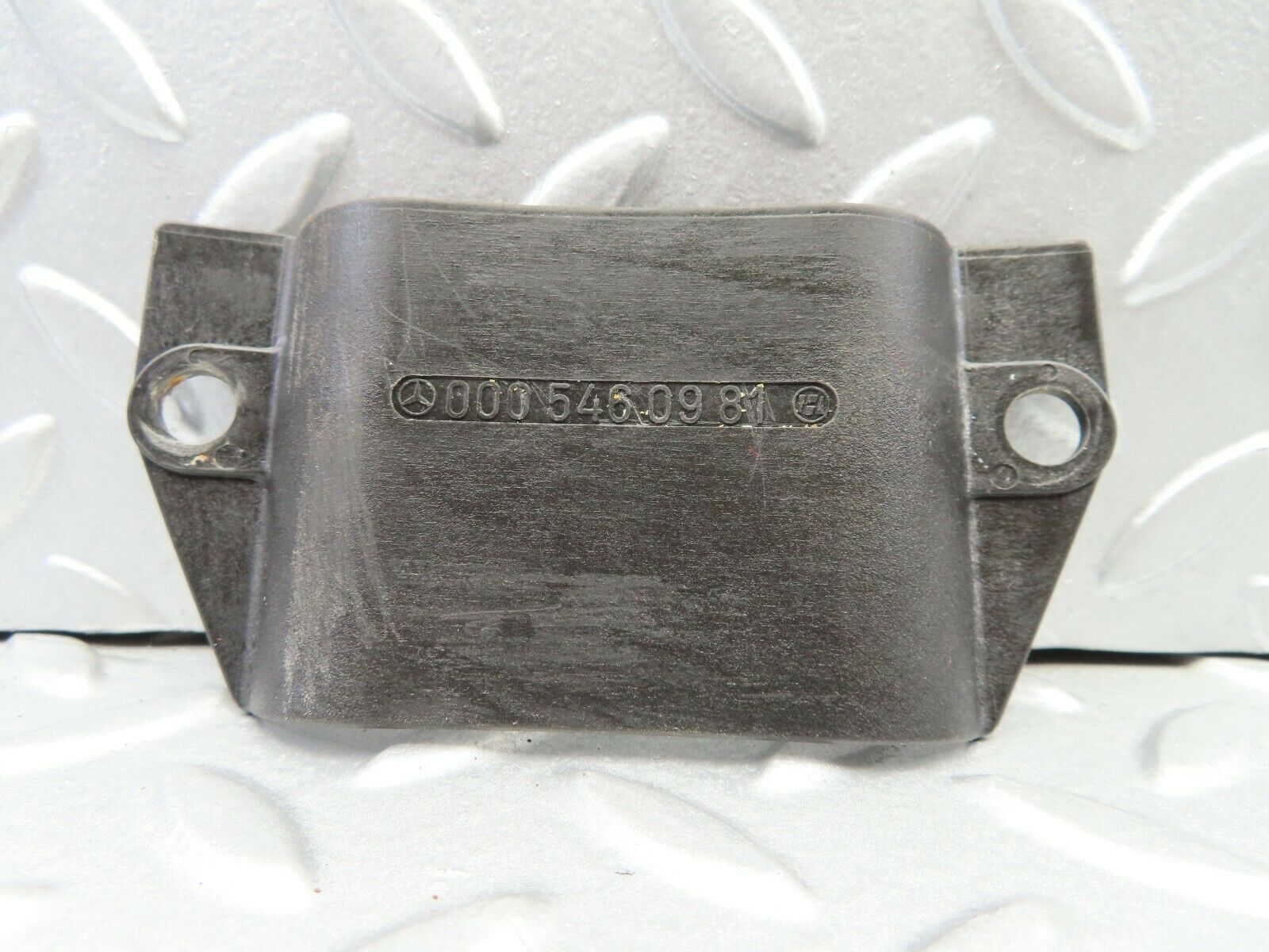 6387 Mercedes-Benz W126 380SE Front Panel Covering 0005460981