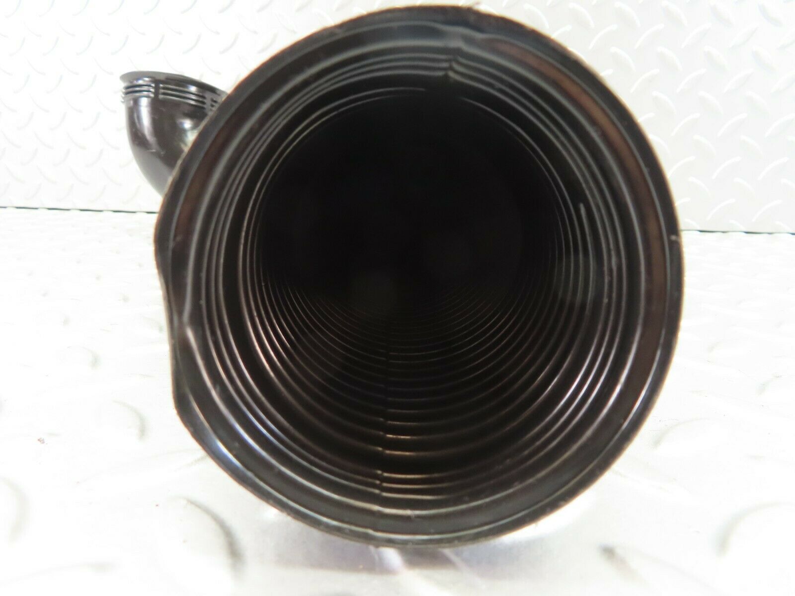 7339 Mercedes-Benz W116 450SE Dashboard Air Vent Ducting