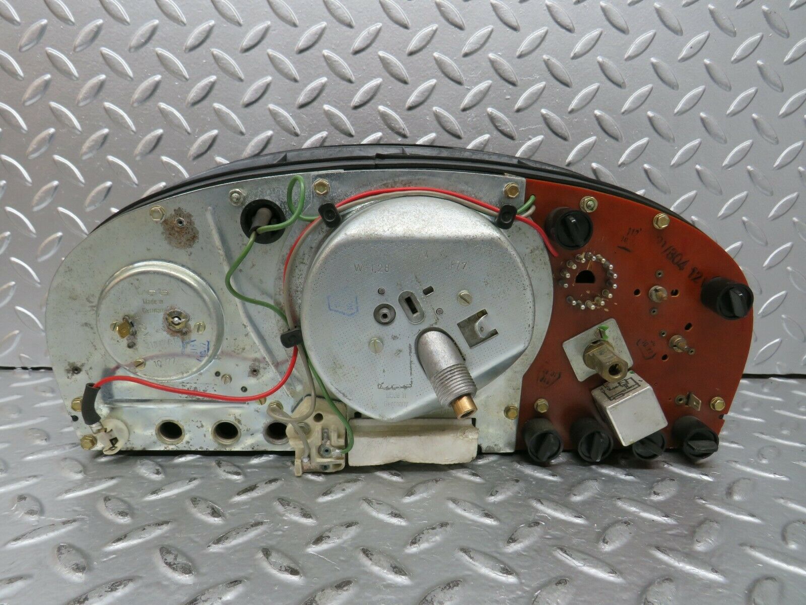 23685 Mercedes-Benz W116 350SE Instrument Cluster 87001021 1165423101