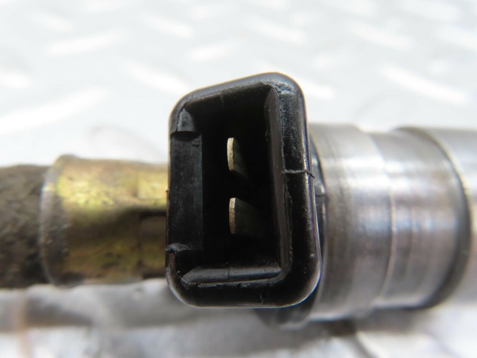 13340 Mercedes-Benz W116 350SE Fuel Injector Bosch 0280150001