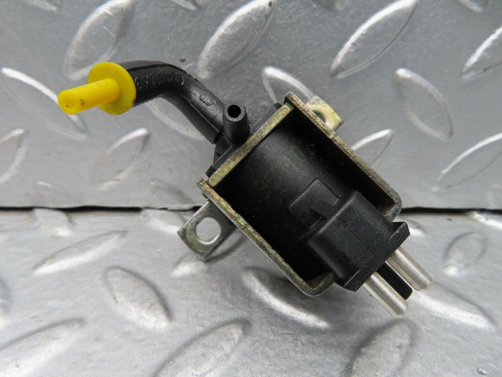 15096 Mercedes-Benz W140 S320 Vacuum Control Valve 0015408697