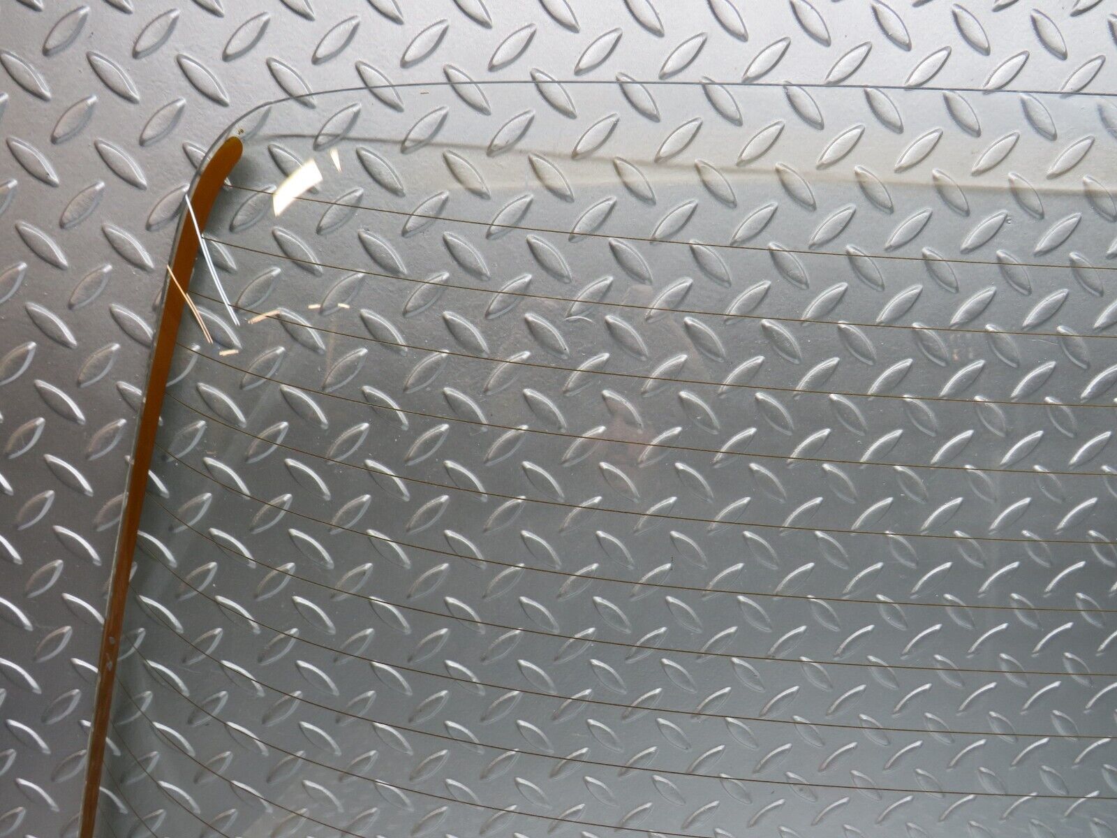 31104 Mercedes-Benz W123 200D Rear Heated Windscreen