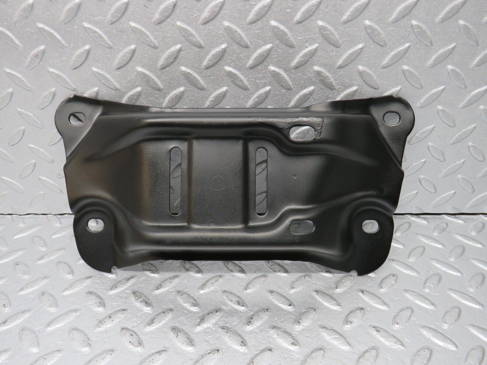 40542 Mercedes-Benz W123 300D Gearbox Mount Bracket