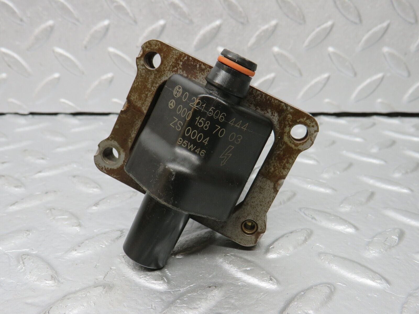 39494 Mercedes-Benz R129 320SL Coupe Ignition Coil 0001587003 0221506444 0001593542