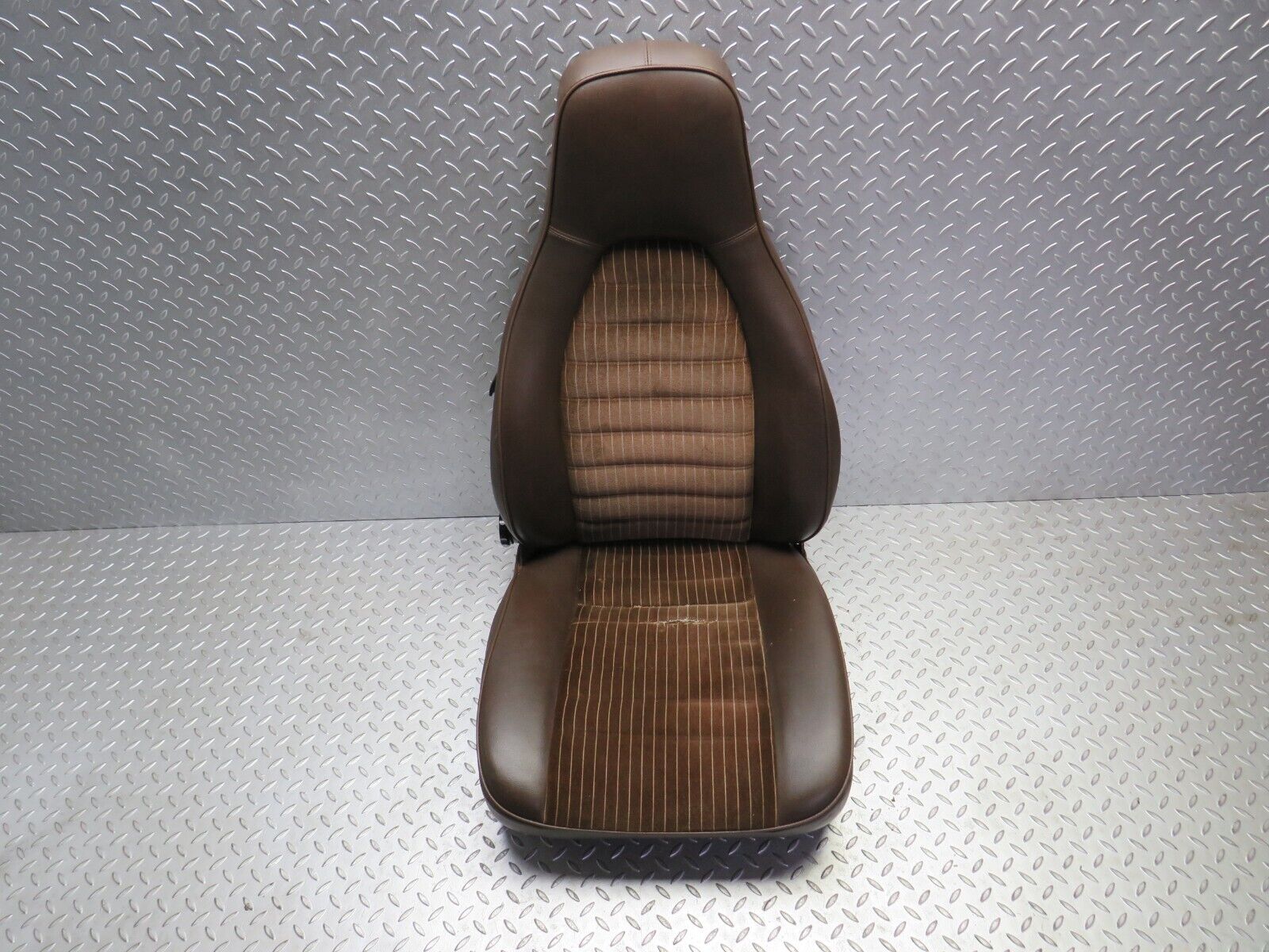 30190 Porsche 924 Front Right Driver Seat