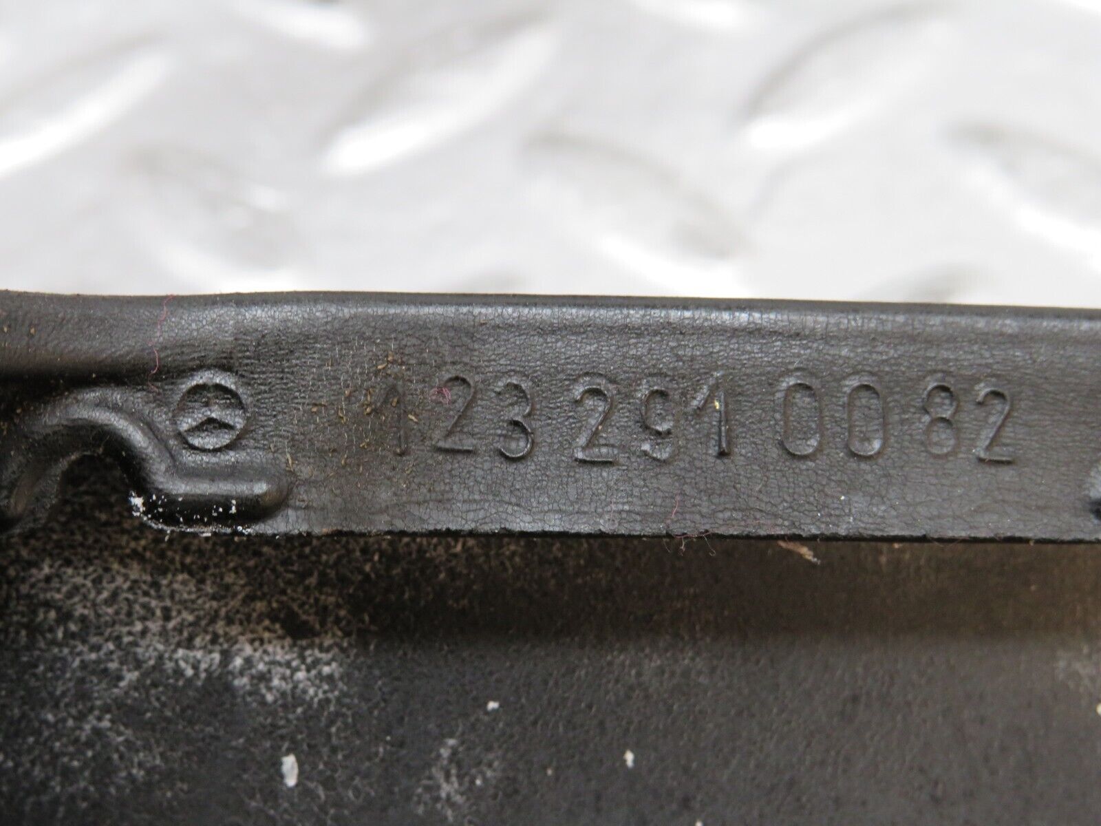 29330 Mercedes-Benz W124 230E Brake Pedal 1232910082