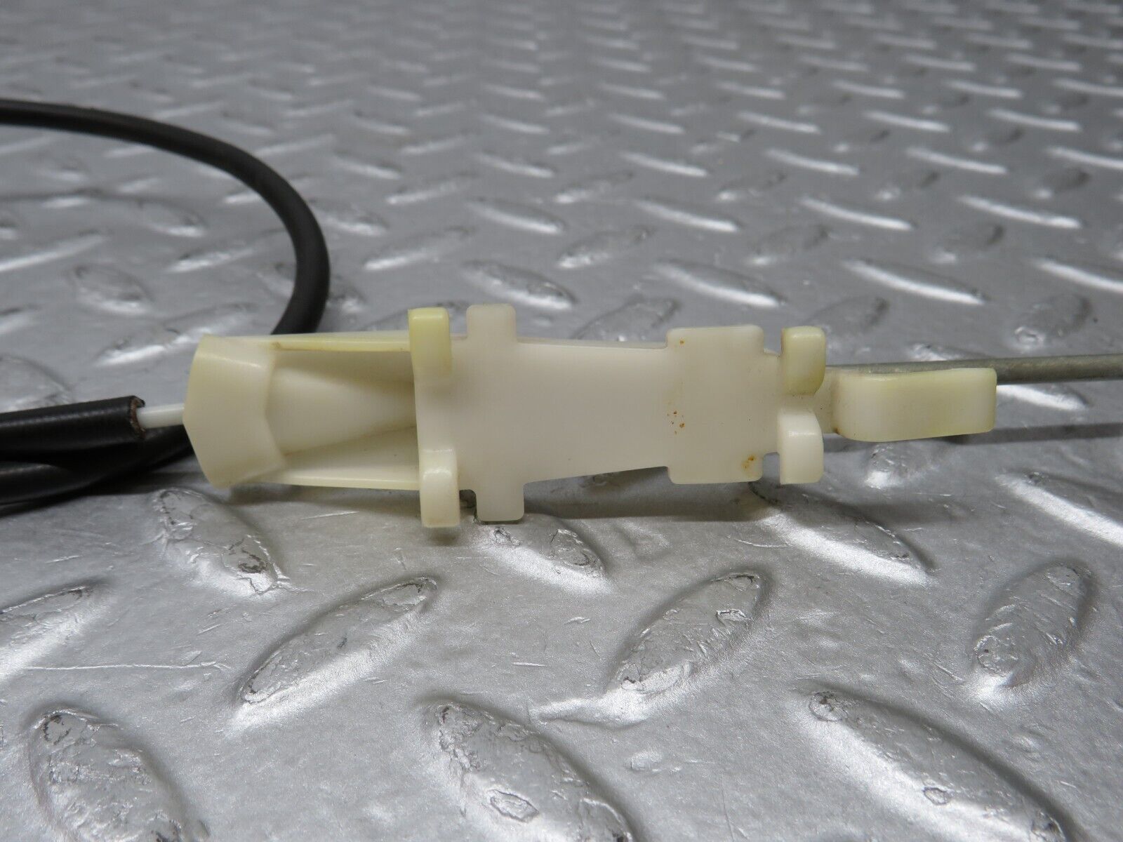 36867 Mercedes-Benz C126 420SEC Coupe Door Lock Cable