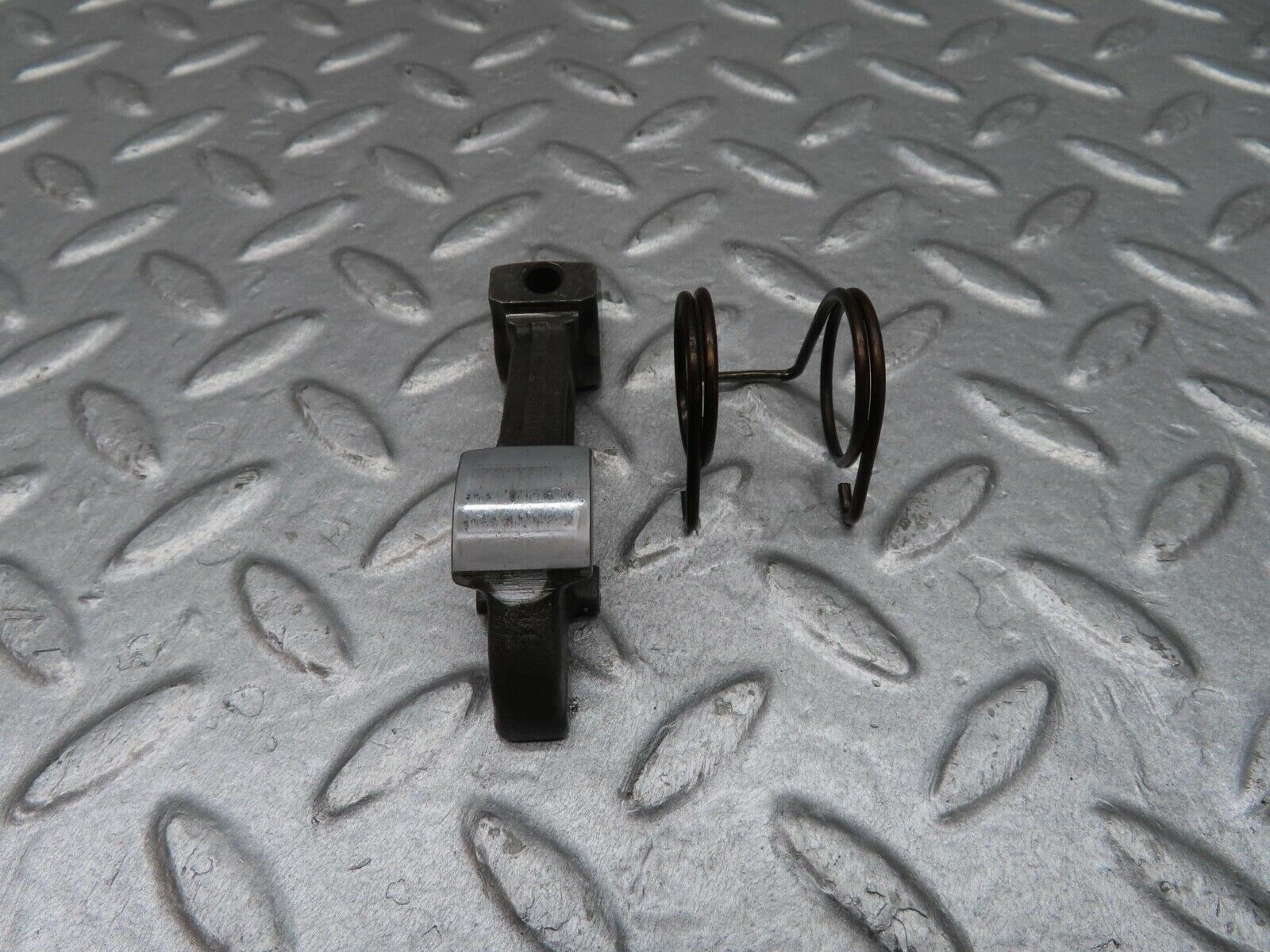 12862 Mercedes-Benz W111 220SE Valve Rocker Arm With Retaining Spring