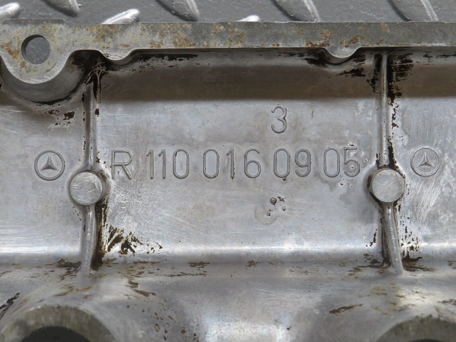 28071 Mercedes-Benz W123 280E Cylinder Head Valve Cover 1100160905