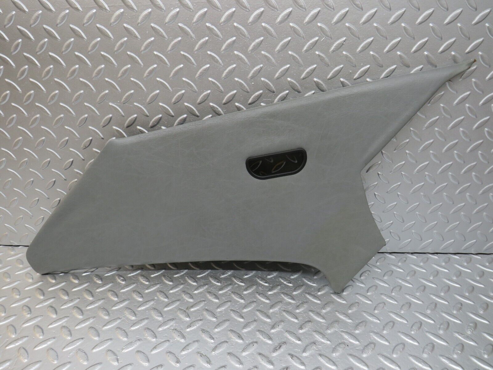 33576 Mercedes-Benz W201 190E 2.0L C Pillar Cover Trim Right Grey 2016950244