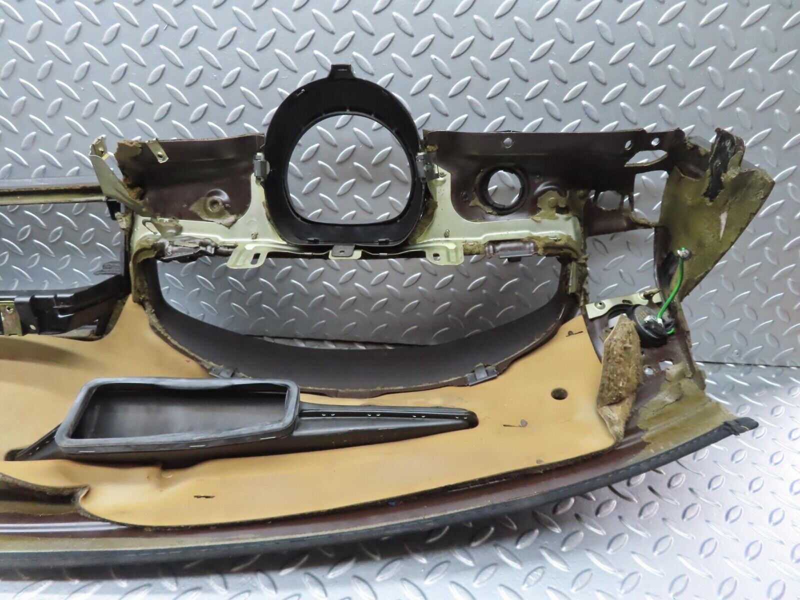 12041 Mercedes-Benz R129 300SL Coupe Dashboard Black