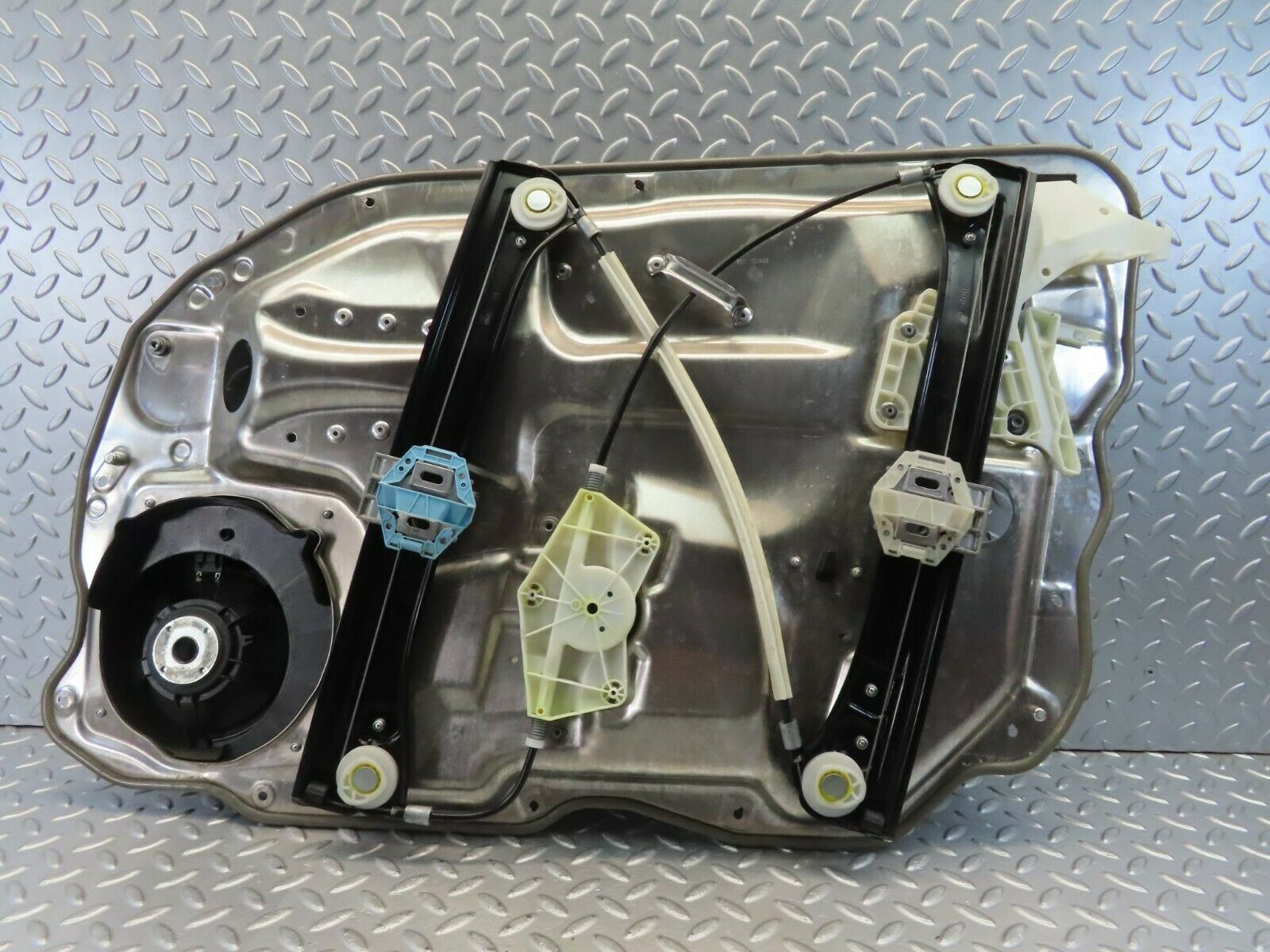 11168 Mercedes-Benz W221 S320 Front Left Door Window Regulator 2218203202