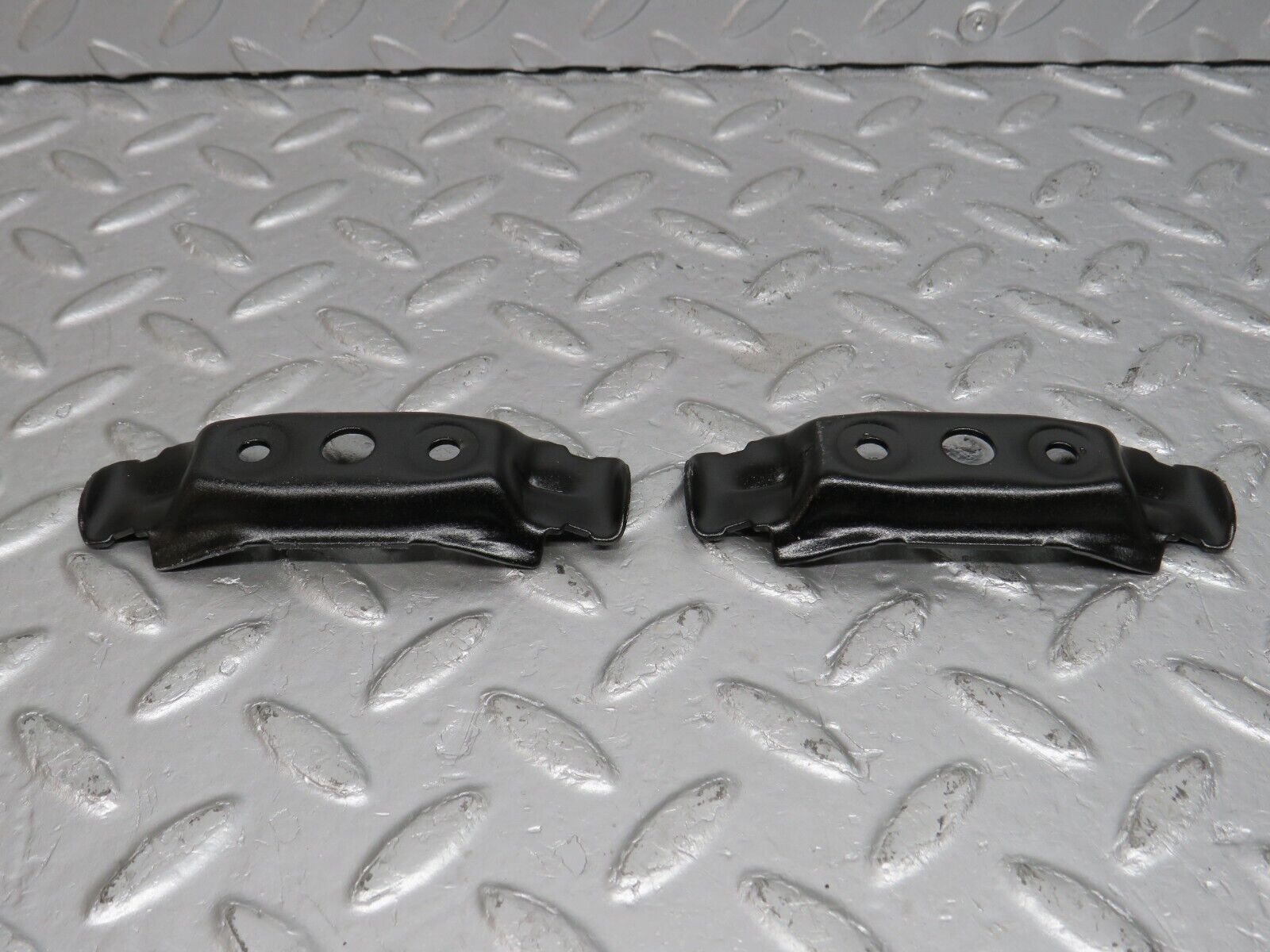 39649 Mercedes-Benz R129 320SL Coupe Fuel Pump Fuel Filter Holder Bracket