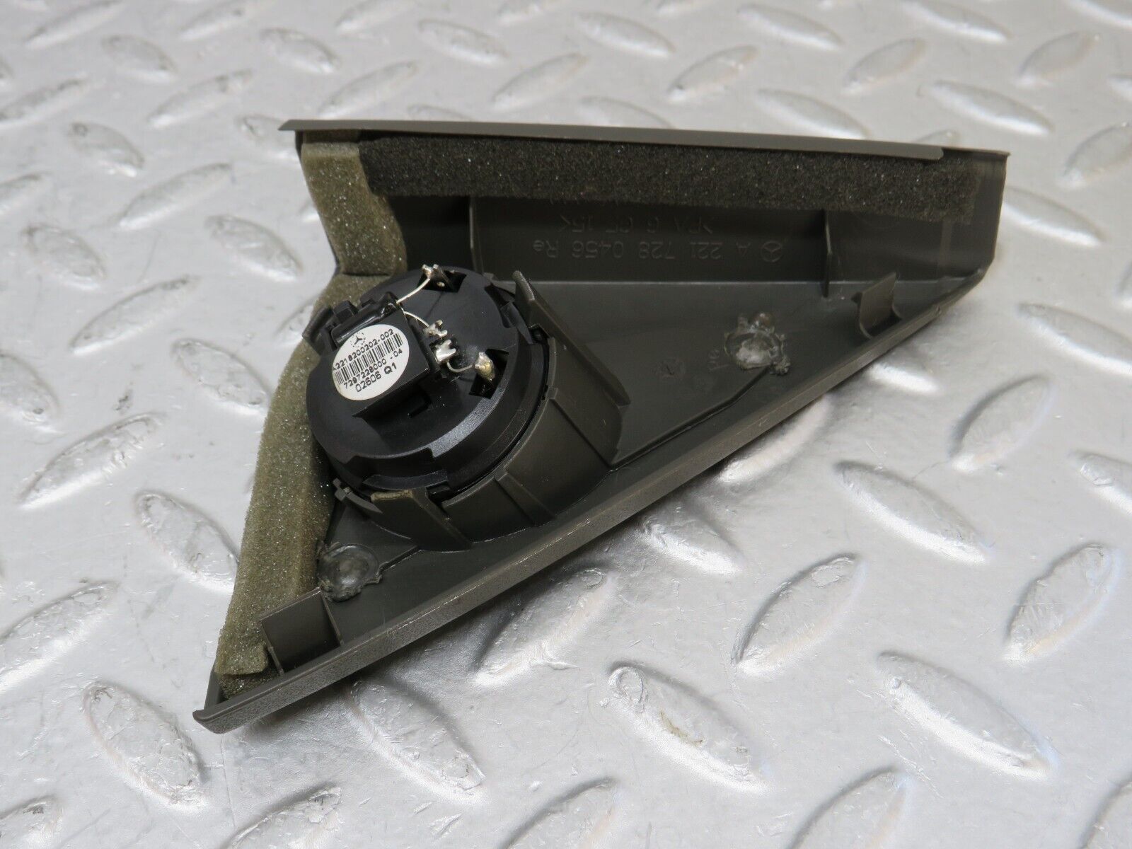 35171 Mercedes-Benz W221 Front Right Door Speaker 2217280456