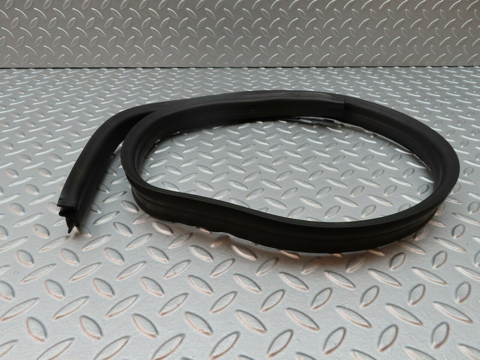 5385 Mercedes-Benz W124 230E Firewall Rubber Seal