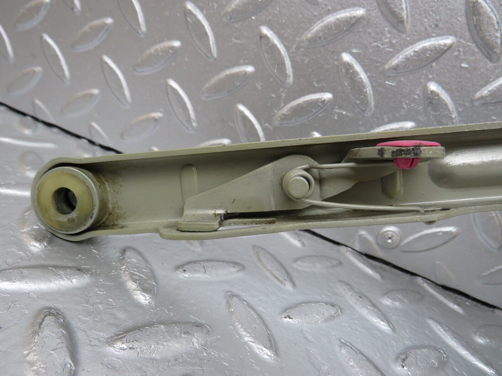 33724 Mercedes-Benz W201 190E 2.0L Bonnet Hinge Left Side