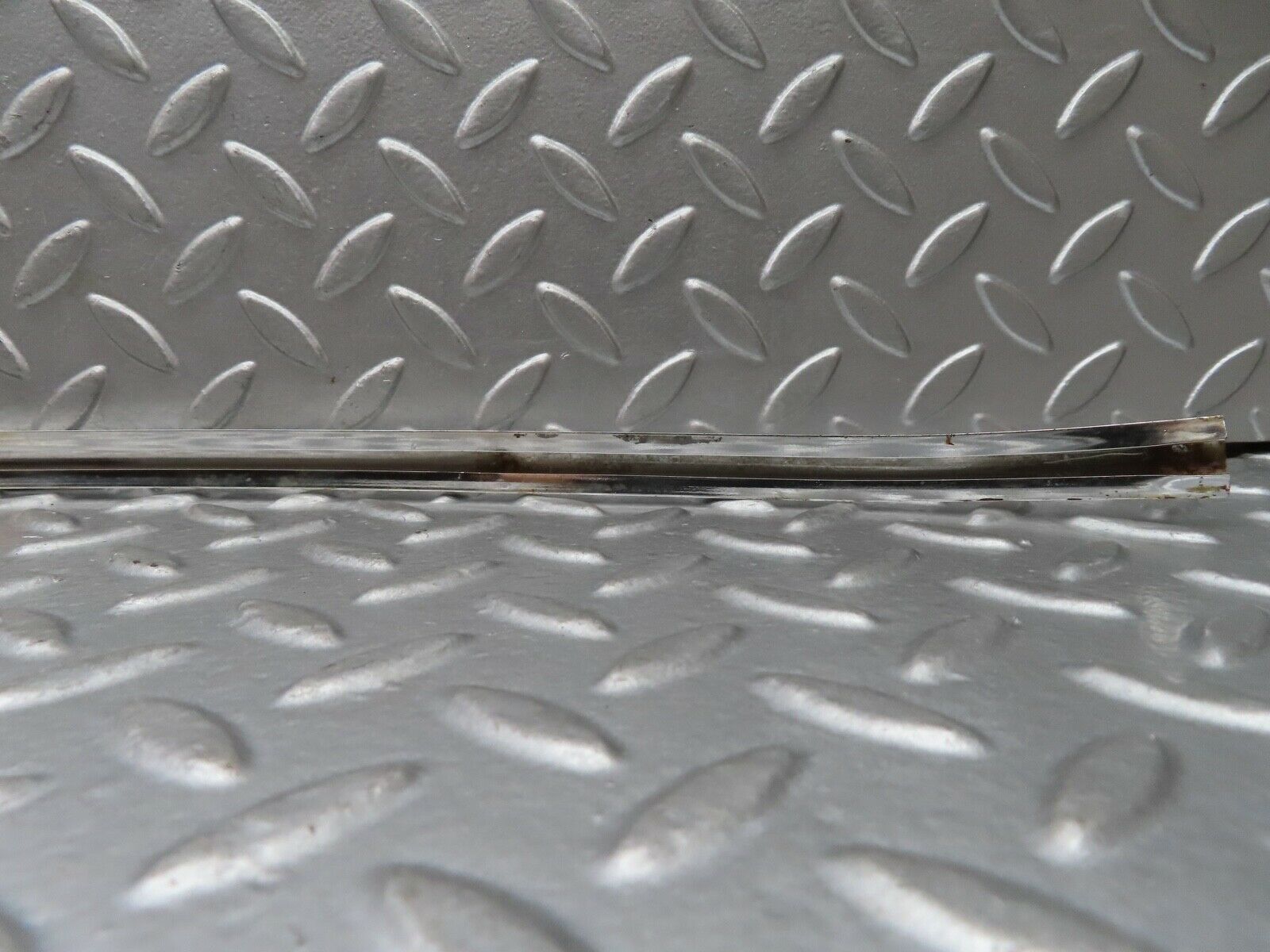 18931 Mercedes-Benz W121 190b Ponton Rear Windscreen Lower Chrome Trim