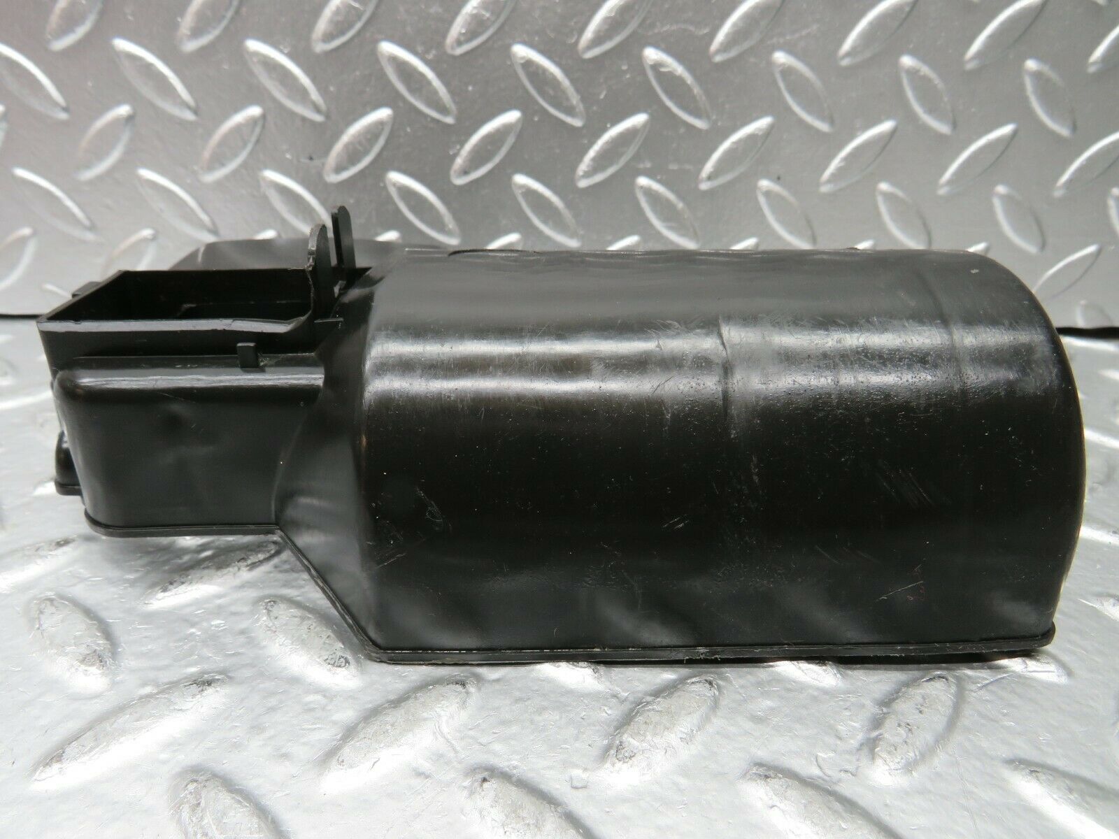 22918 Mercedes-Benz C107 450SLC Coupe Wiper Motor Cover 1390591012