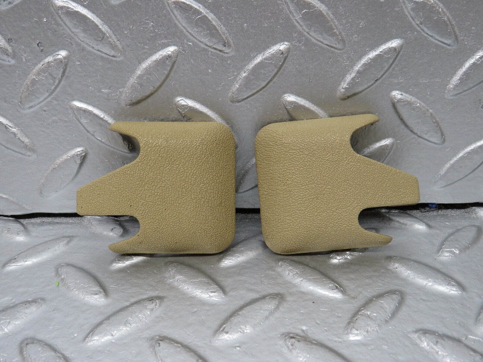 34106 Mercedes-Benz W124 260E Front Seat Rail Trim Cover 1246842218 1246842118