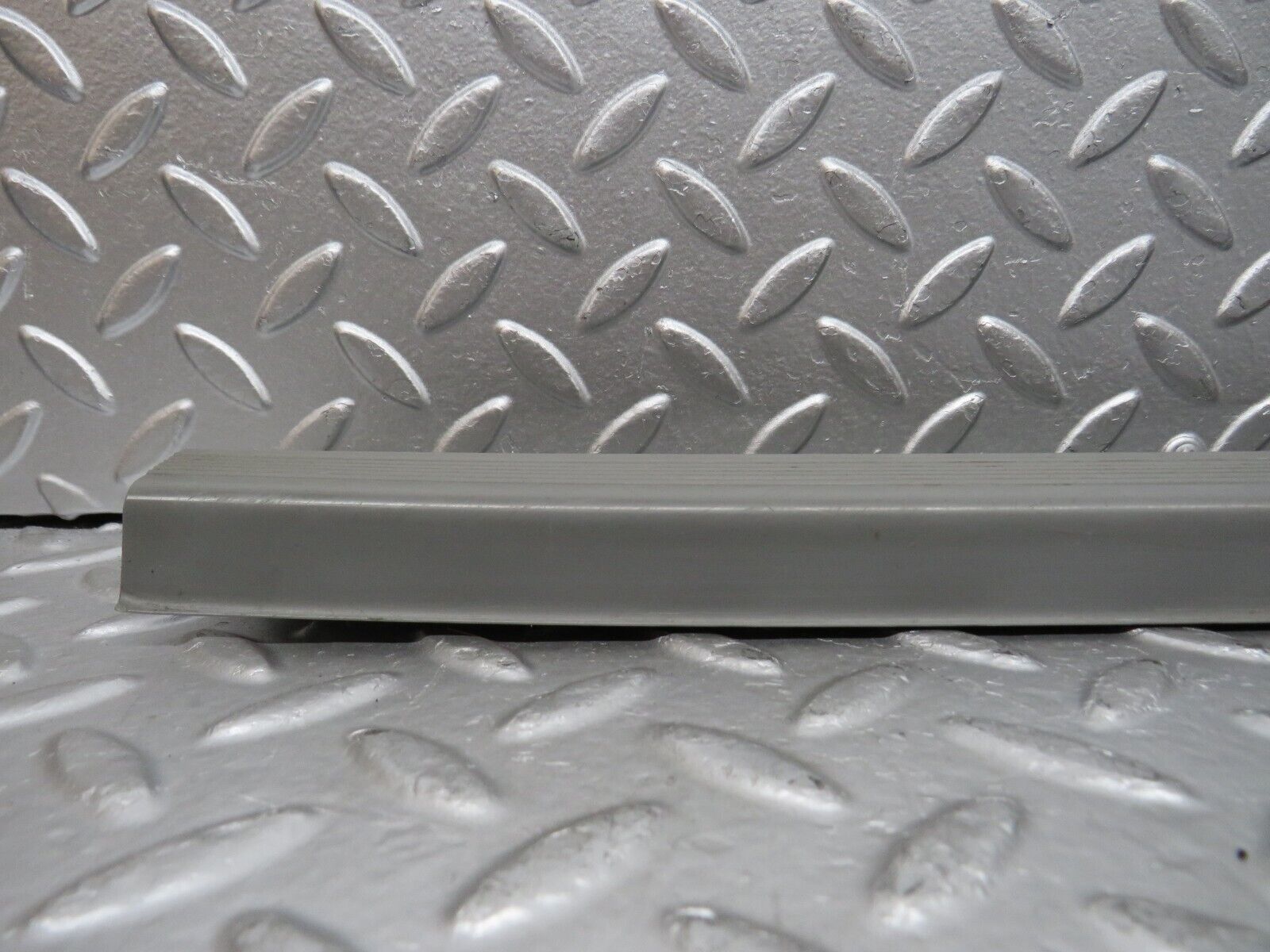 31206 Mercedes-Benz S124 220TE Wagon Front Right Door Sill Trim