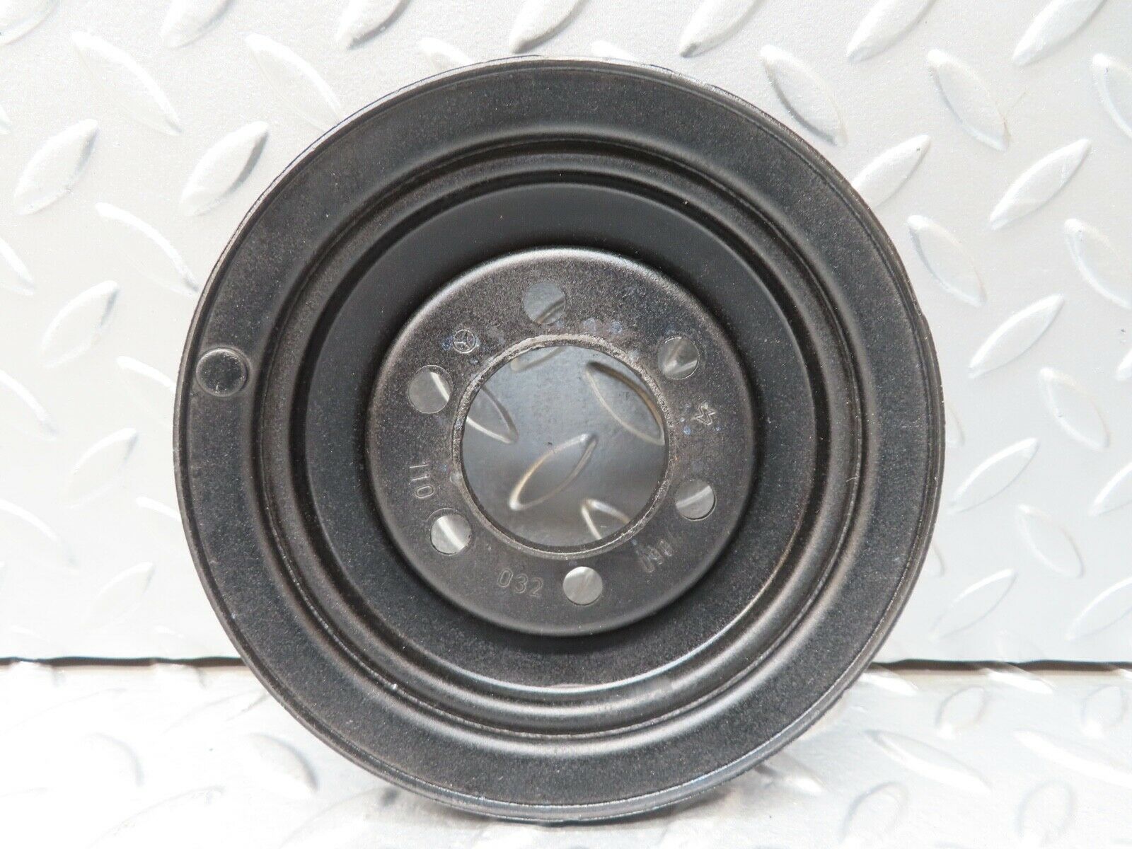 17045 Mercedes-Benz C123 280CE Coupe Crankshaft Pulley 1100320904