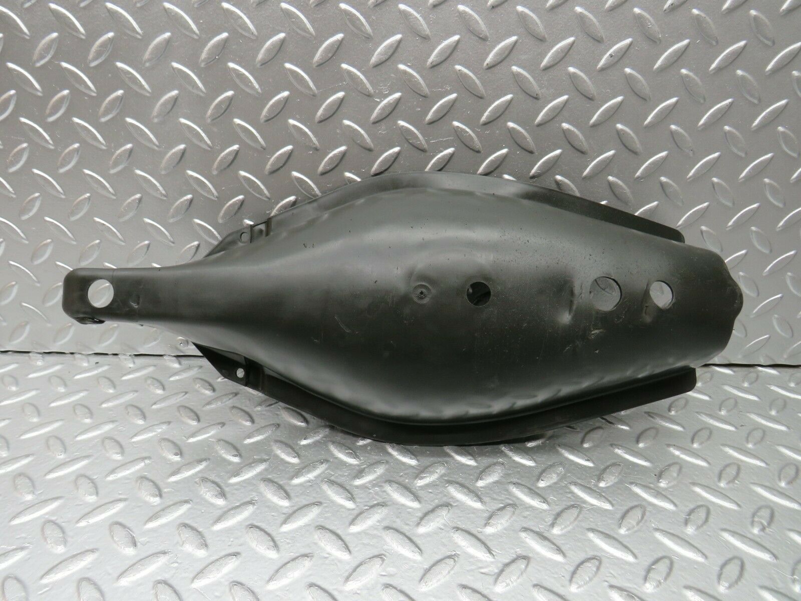 22427 Mercedes-Benz C124 E220 Coupe Rear Control Arm Cover 1293520188