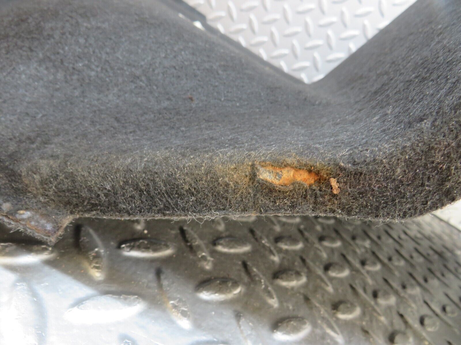 33214 Mercedes-Benz W202 C180 Trunk Boot Panel Cover Left Grey 2026932791