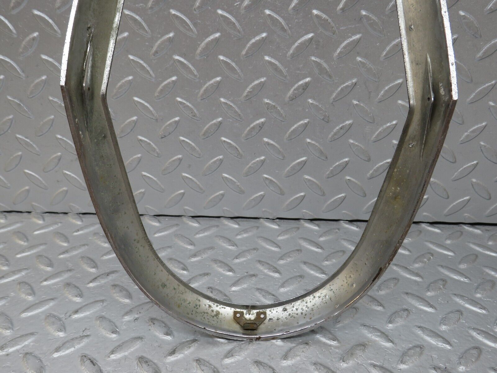 35753 Mercedes-Benz W108 Headlight Chrome Frame