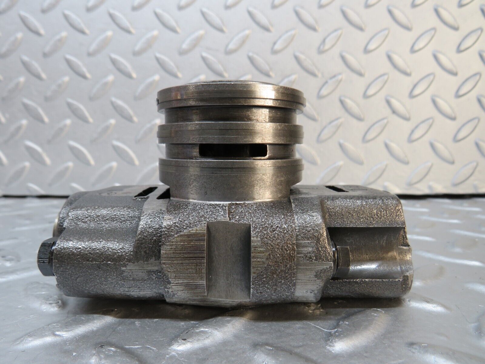 37683 Mercedes-Benz W109 300SEL Automatic Gearbox Governor 1152701574